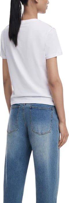 Maicë Desigual femra e bardhë