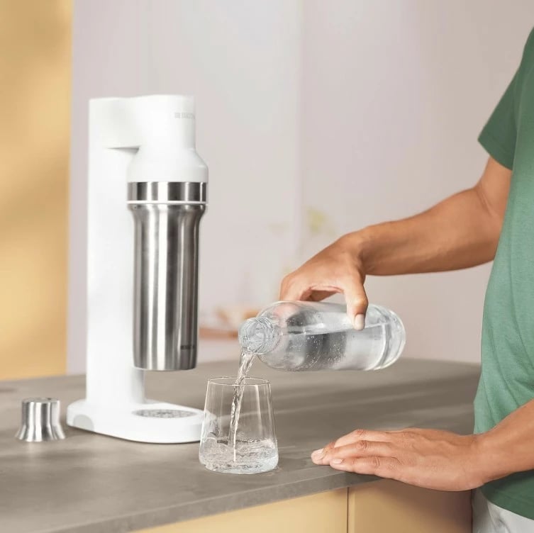 Saturator uji Brita sodaTRIO, çelik/bardhë, me cilindër CO2 dhe dy shishe Saturator uji Brita sodaTRIO, çelik/bardhë, me cilindër CO2 dhe dy shishe