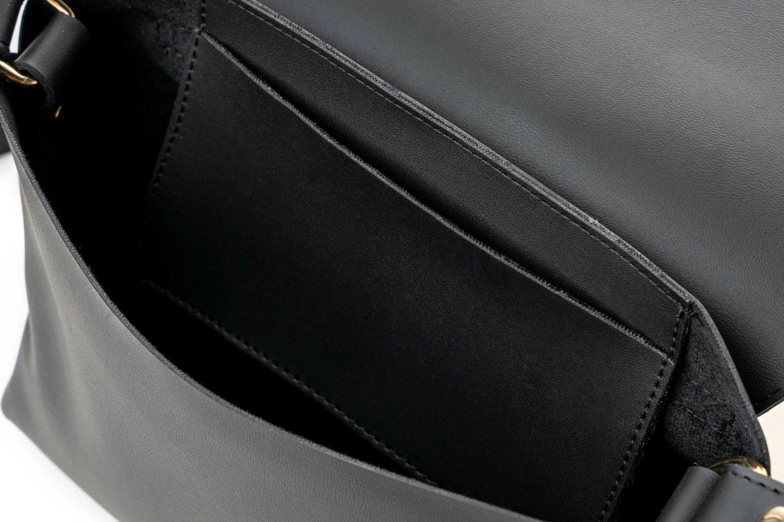 Çantë krahu Lucky Bees, 1278, e zezë