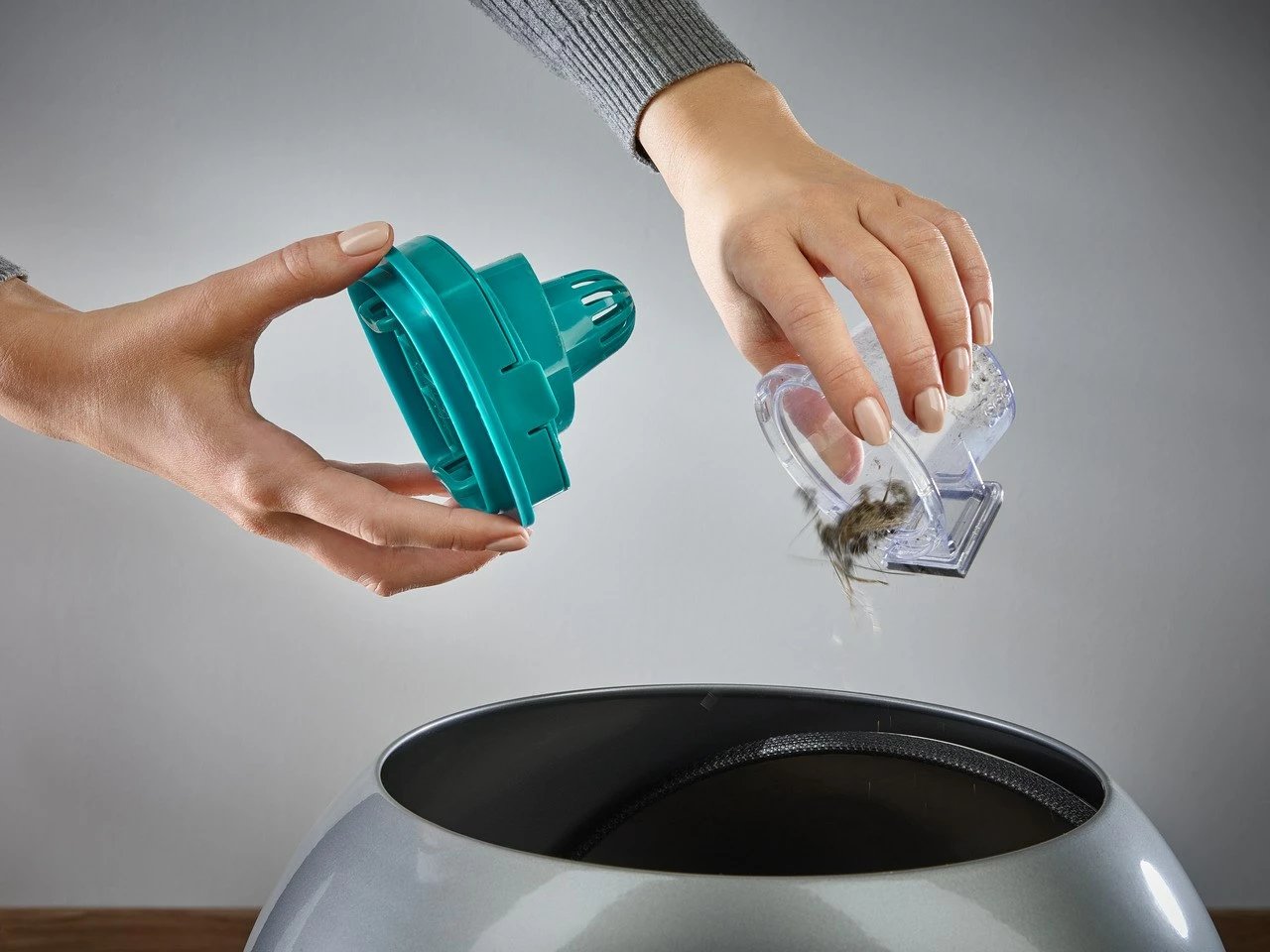 Fshesë elektrike pa kabllo Leifheit PowerVac 2in1, 20V, pa qese, bardhë/kaltër