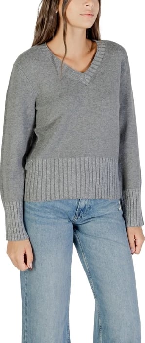 Xhemper femra Jacqueline De Yong, gri