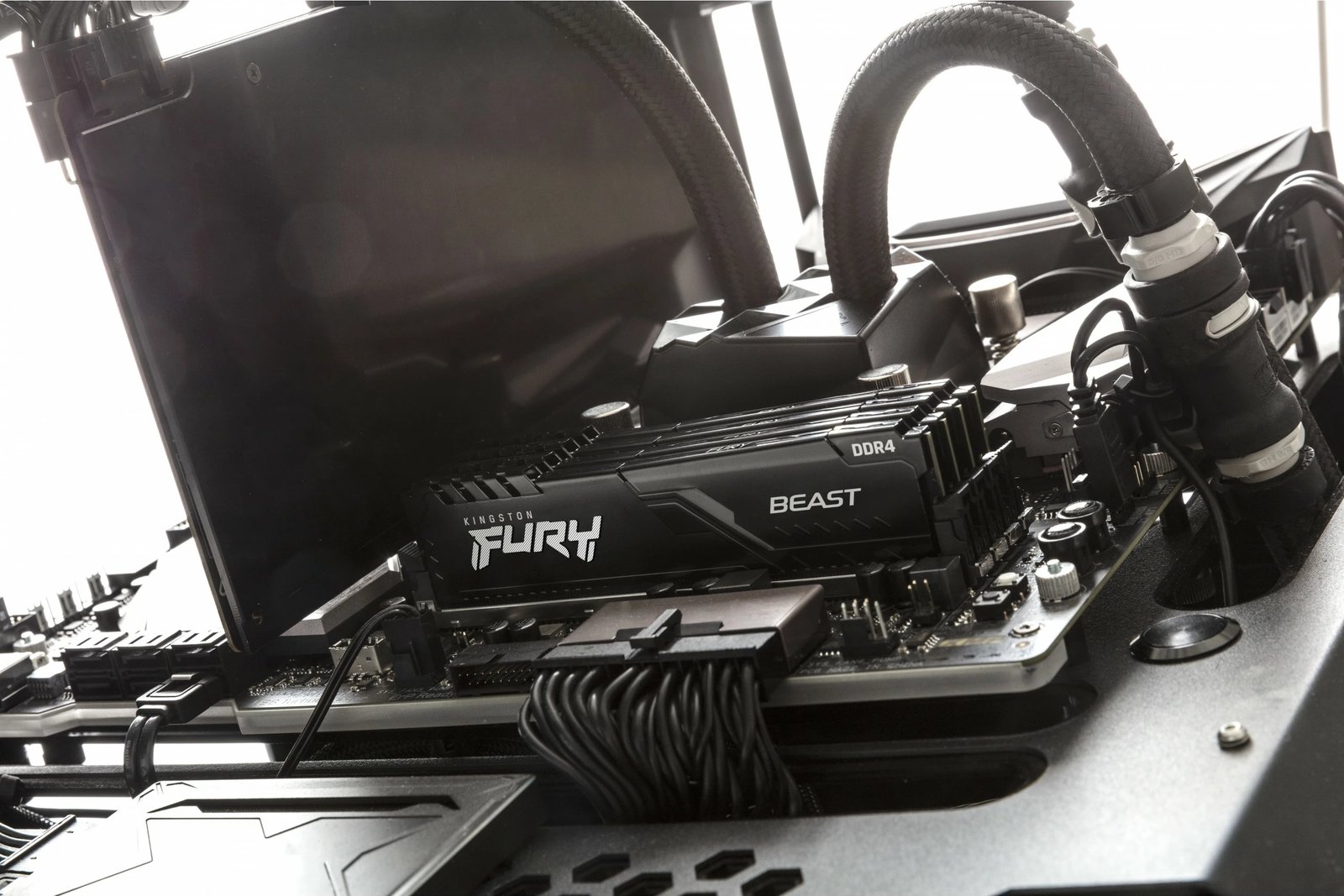 RAM Memorje Kingston FURY Beast 32GB (2 x 16GB) DDR4 3200MT/s CL16, e zezë