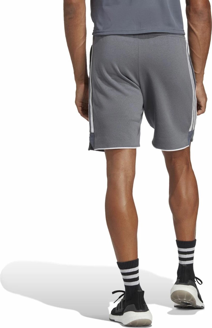 Shorce për meshkuj adidas, gri