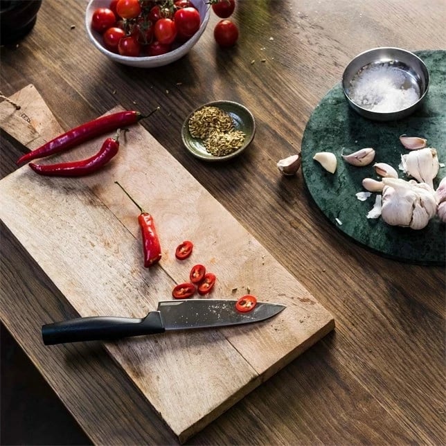 Thikë kuzhine Fiskars 1051749, Chef's knife, çelik inox, dorezë plastike, e zezë