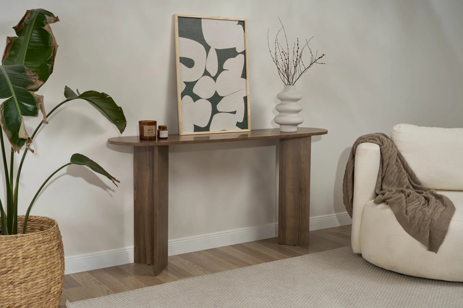 Komodë anësore Nordure, ngjyrë arre, Sira