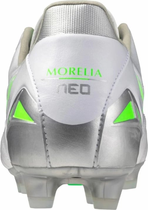Atlete futbolli Mizuno për meshkuj, të bardha