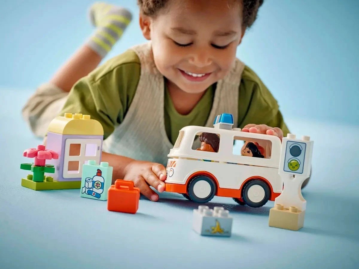 Set LEGO DUPLO 10447 Ambulancë me shofer