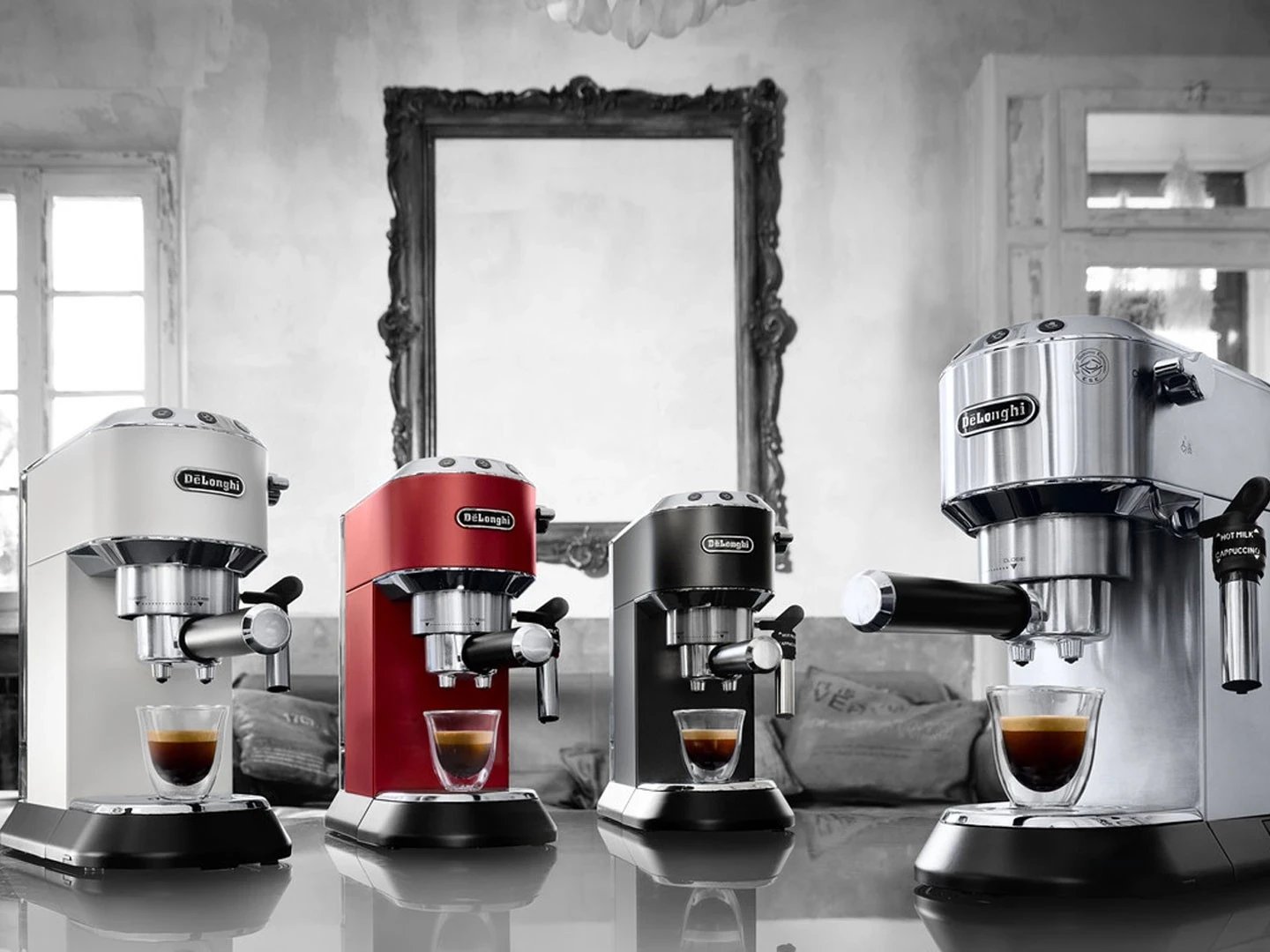Aparat për kafe De'Longhi Dedica Style EC 685.BK