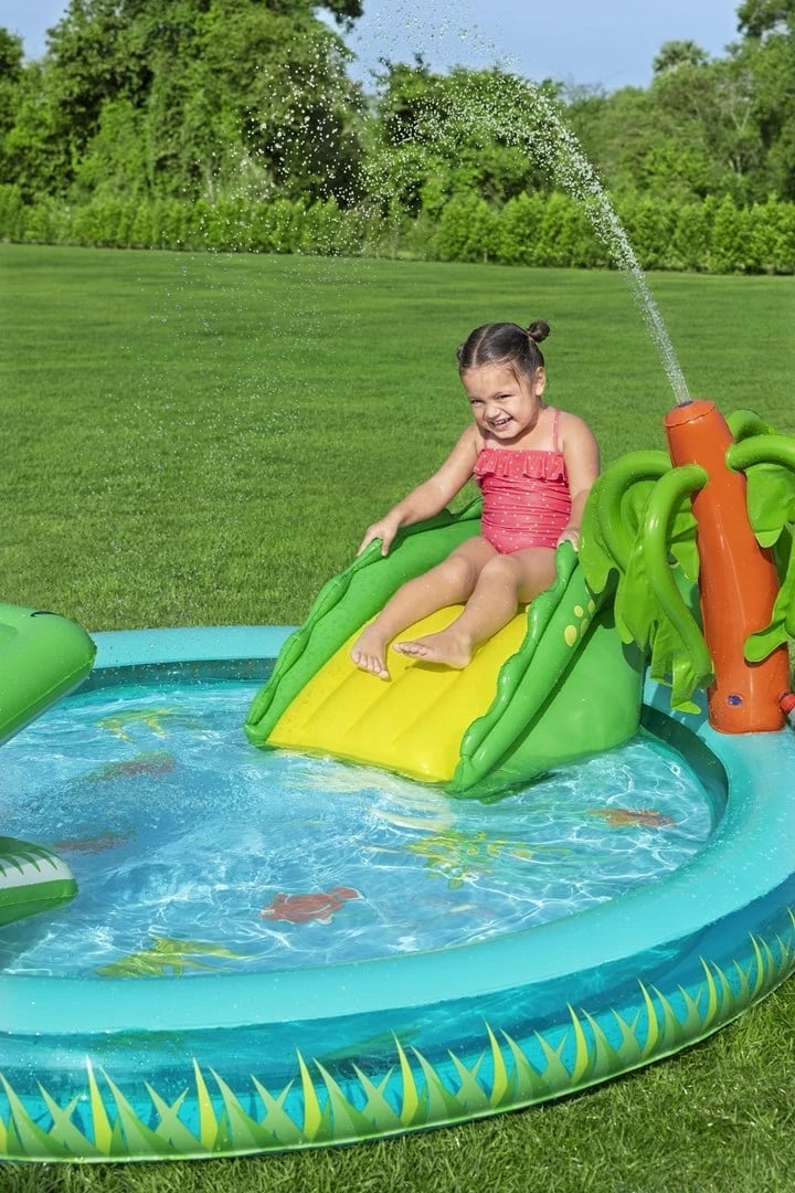 Qendër loje uji e fryrë për fëmijë Bestway Crocodile Cove, 2.24m x 1.81m x 72cm, shumëngjyrëshe Qendër loje uji e fryrë për fëmijë Bestway Crocodile Cove, 2.24m x 1.81m x 72cm, shumëngjyrëshe