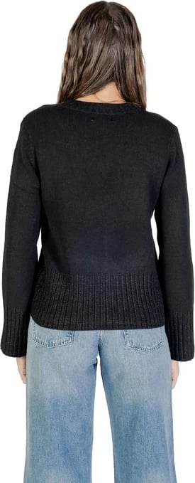 Xhemper femra Jacqueline De Yong, i zi