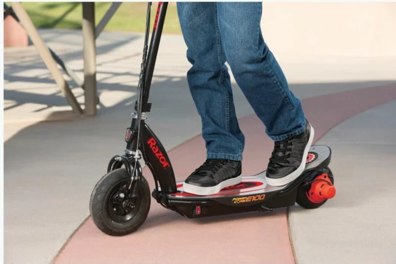 Skuter elektrik Razor, i kuq Skuter elektrik Razor, i kuq