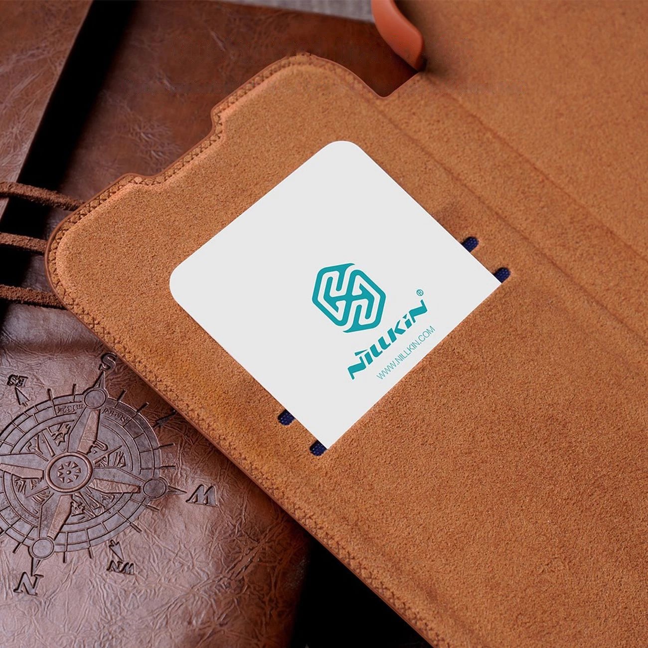 Mbështjellës Nillkin Qin Leather Pro Case për iPhone 14 Plus, me kapak kamere, e zezë