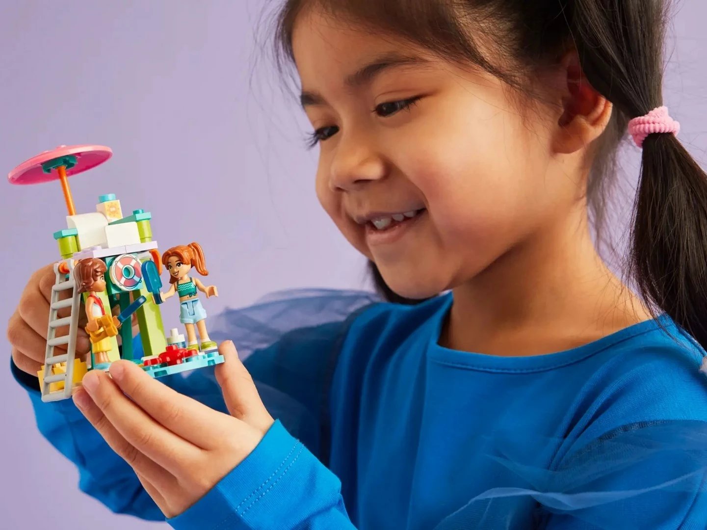 Set LEGO Friends 42623, Skuter Uji, me dy minifigura