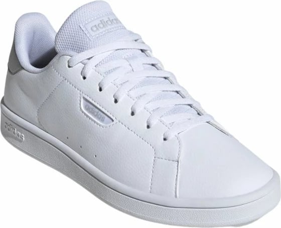 Atlete adidas për femra, të bardha