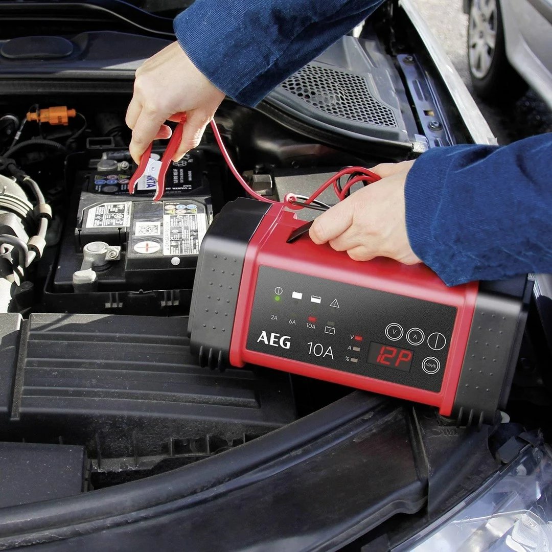 Karikues automatik AEG LT 10, 12V/24V, 10A, i zi