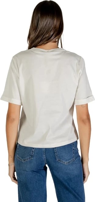 Maicë Liu Jo femra e bardhë