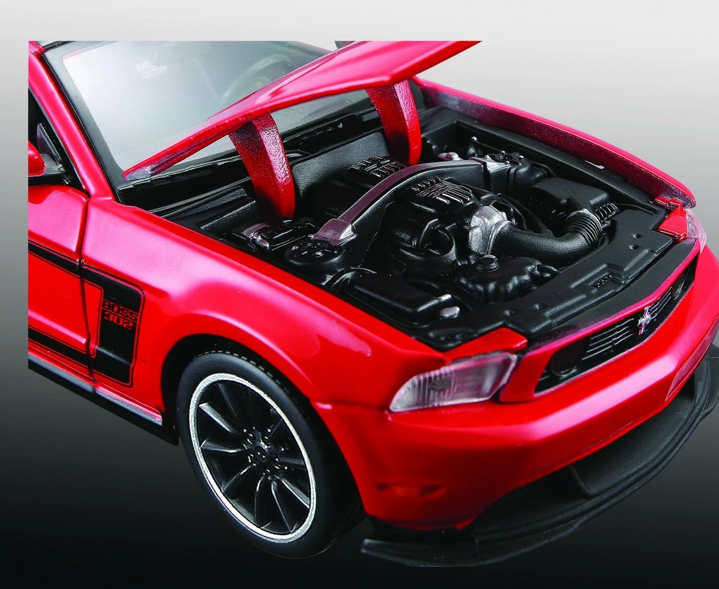 Model makine Maisto Ford Mustang Boss 302 1:24, metal, e kuqe/zezë, për montim
