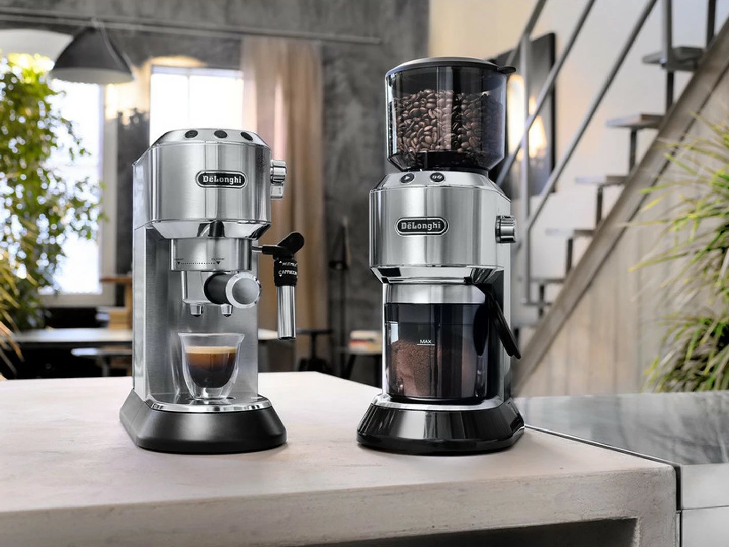 Aparat espresso De’Longhi Dedica Style EC 685.M, 1.1 L, 1300 W, i zi, metalik, argjend