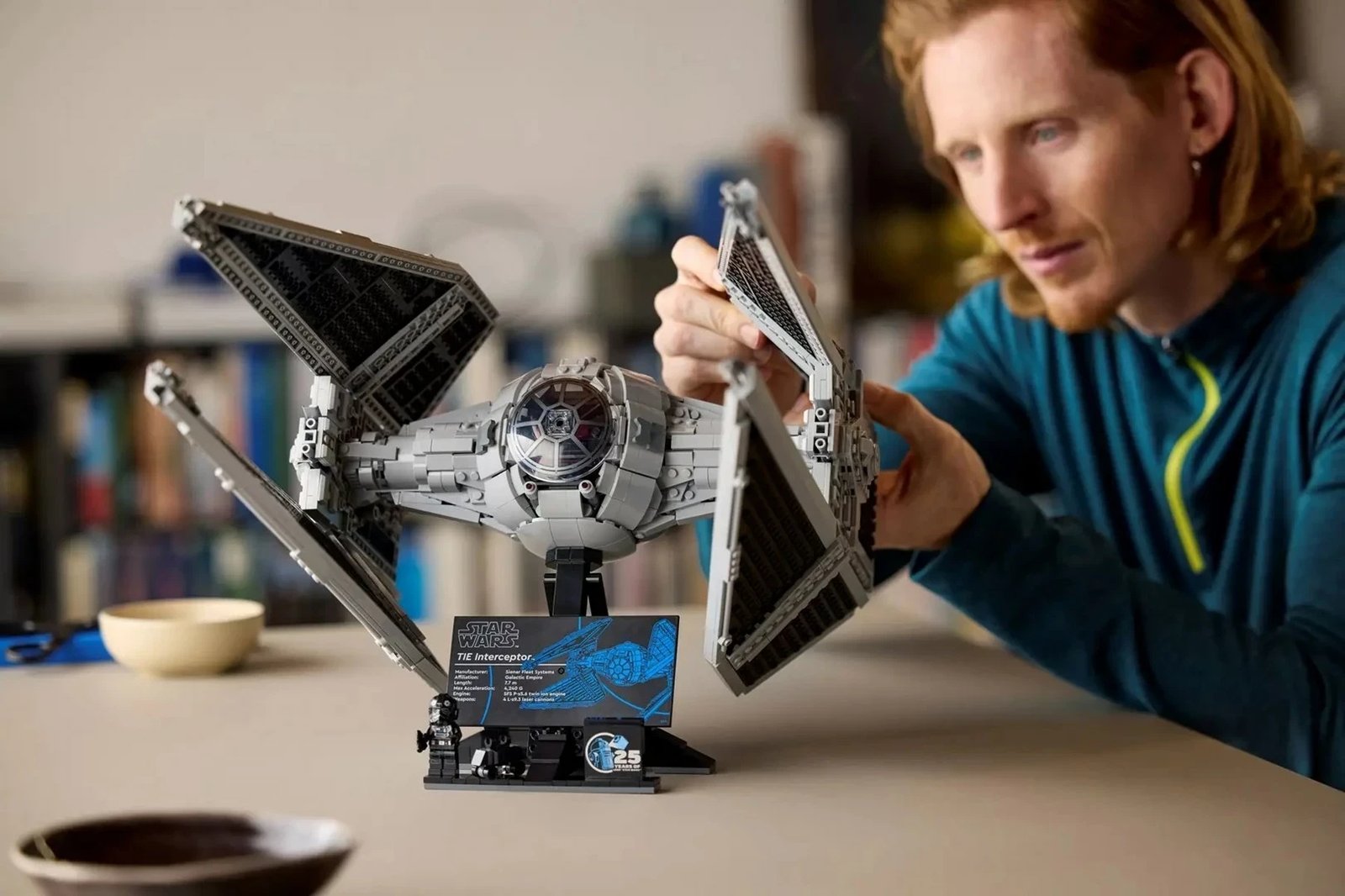 Set LEGO Star Wars 75382 TIE Interceptor