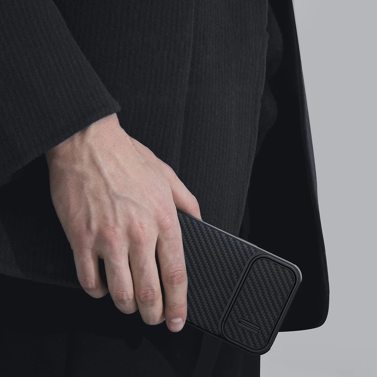 Mbështjellës Nillkin Synthetic Fiber S Case për iPhone 14 Pro Max me kapak kamere, e zezë