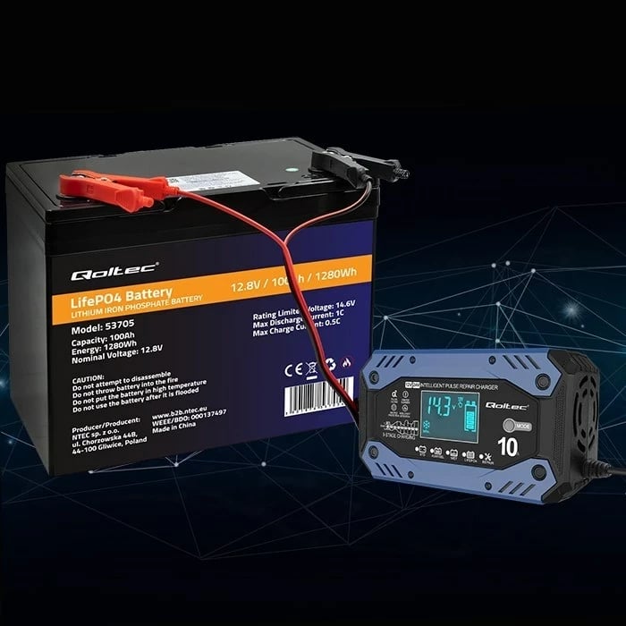 Karikues inteligjent Qoltec 52482, 12-24V, 10A, LCD, Blu