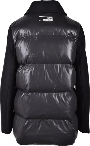 Jakne Love Moschino femra, e zezë