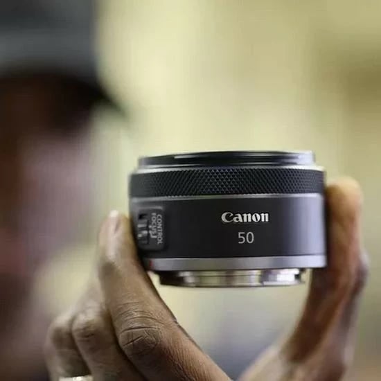 Objektiv Canon RF 50mm f/1.8, i zi