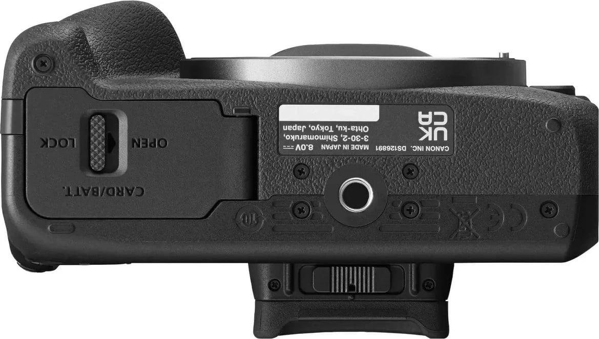 Aparat fotografik Canon EOS R100, me objektiv RF-S 18-45mm IS STM dhe RF-S 55-210mm IS STM, i zi