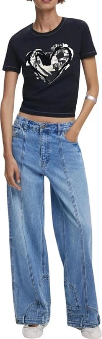 Maicë Desigual femra e zezë