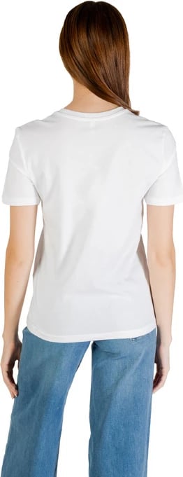 Maicë Only femra e bardhë