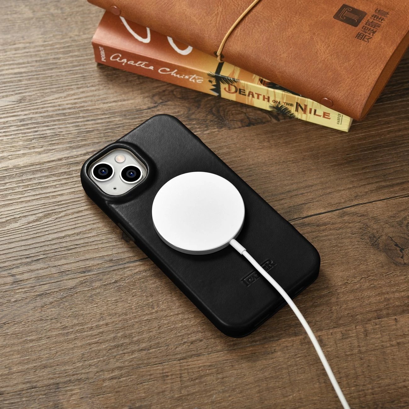 Mbështjellës iCarer Oil Wax Premium Leather Folio për iPhone 14 Plus, MagSafe, i zi Mbështjellës iCarer Oil Wax Premium Leather Folio për iPhone 14 Plus, MagSafe, i zi