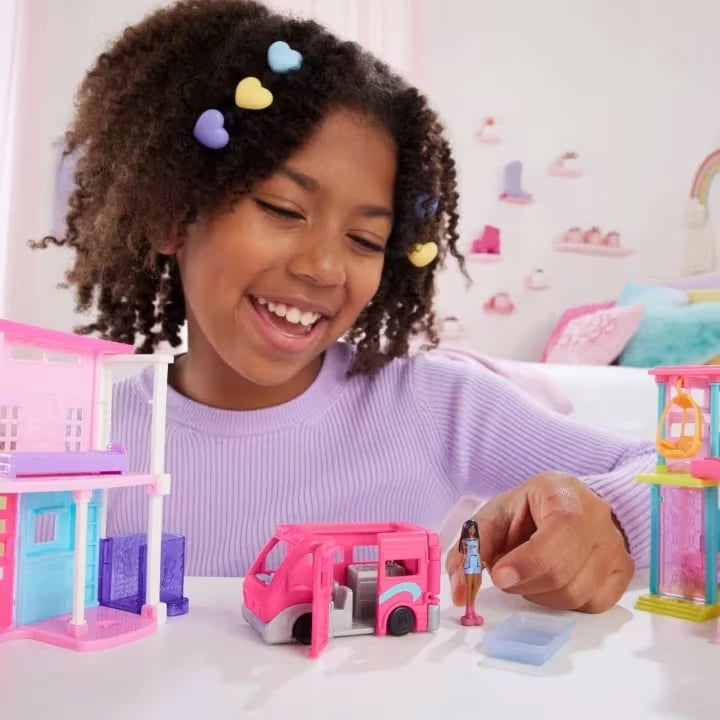 Set lodrash Barbie Mini BarbieLand, Mattel HYF38/HYF39, automjet kampist, shumëngjyrësh