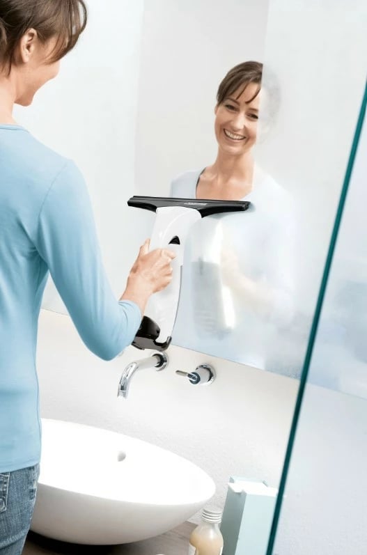 Pastrues dritaresh me vakum, Karcher WV 71 Plus Home Line (1.633-142.0), bateri 20 min, depozitë 100 ml, kohë karikimi 120 min, gri/zi/bardhë, set me sprucues + jastëk mikrofibër