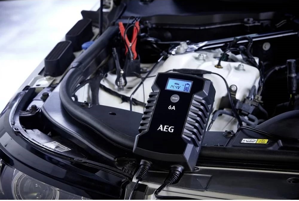 Karikues automatik AEG LD6, 6A, 6/12V, me ekran LCD, i zi