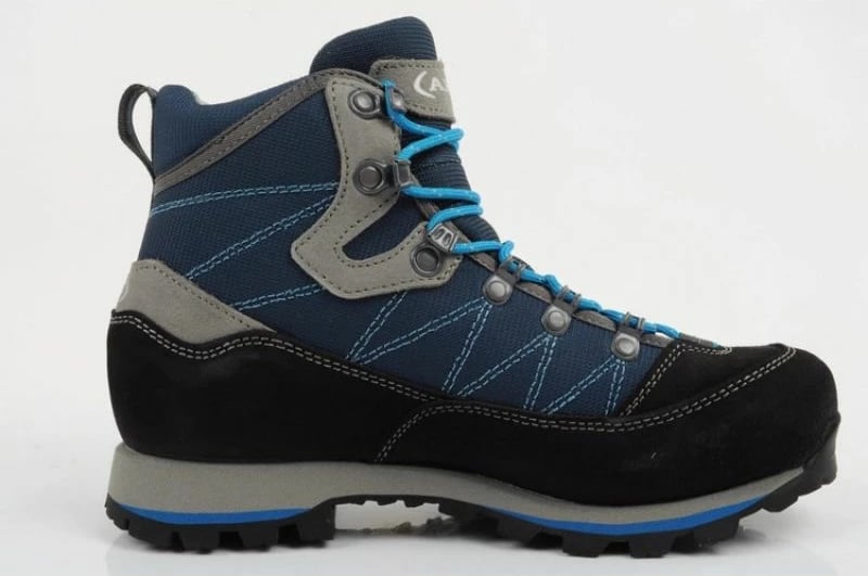 Atlete trekking për femra Aku, të zeza