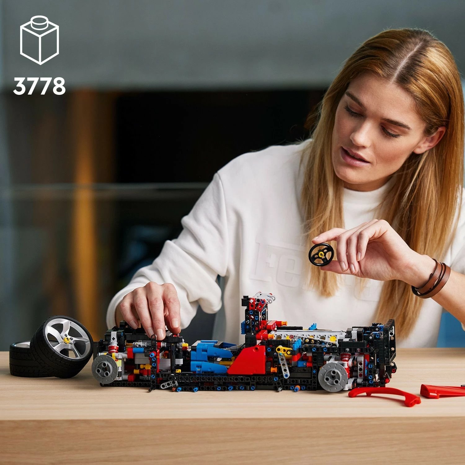 Set ndërtimi LEGO Technic Ferrari Daytona SP3, 3778 pjesë, plastikë, 6.99 kg Set ndërtimi LEGO Technic Ferrari Daytona SP3, 3778 pjesë, plastikë, 6.99 kg