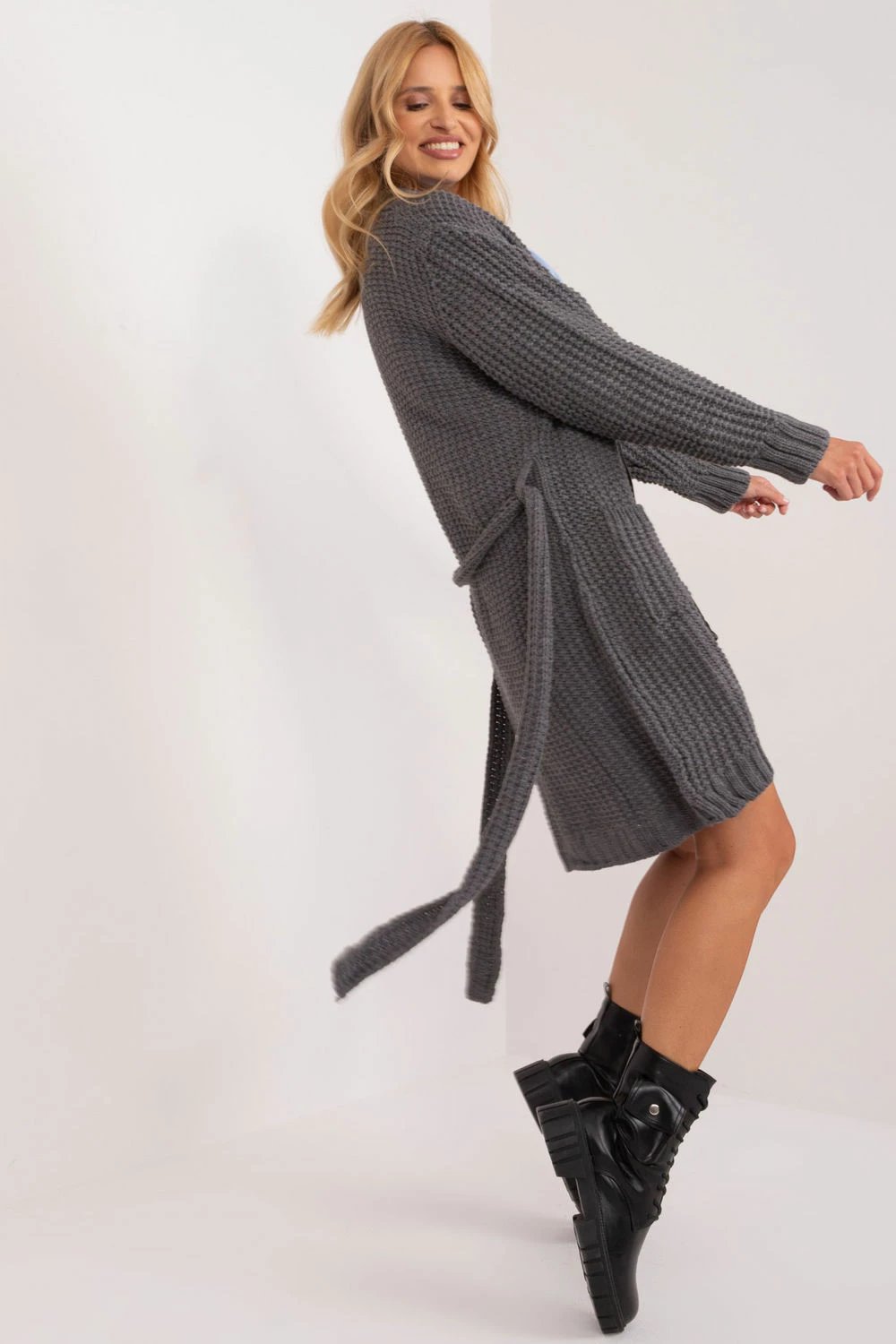 Cardigan Badu 192718, hiri