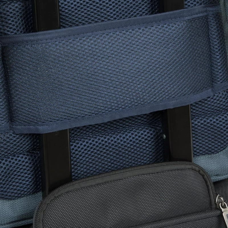 Çantë shpine RivaCase 8460 për laptop 17", poliestër, monokromatike Çantë shpine RivaCase 8460 për laptop 17", poliestër, monokromatike