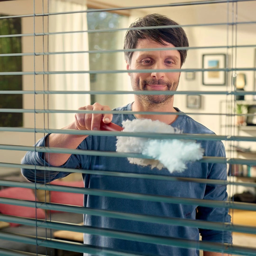 Set lopatë pluhuri Vileda Flex&Catch me dorezë të shkurtër dhe 2 mbushje rezervë, Bardhë