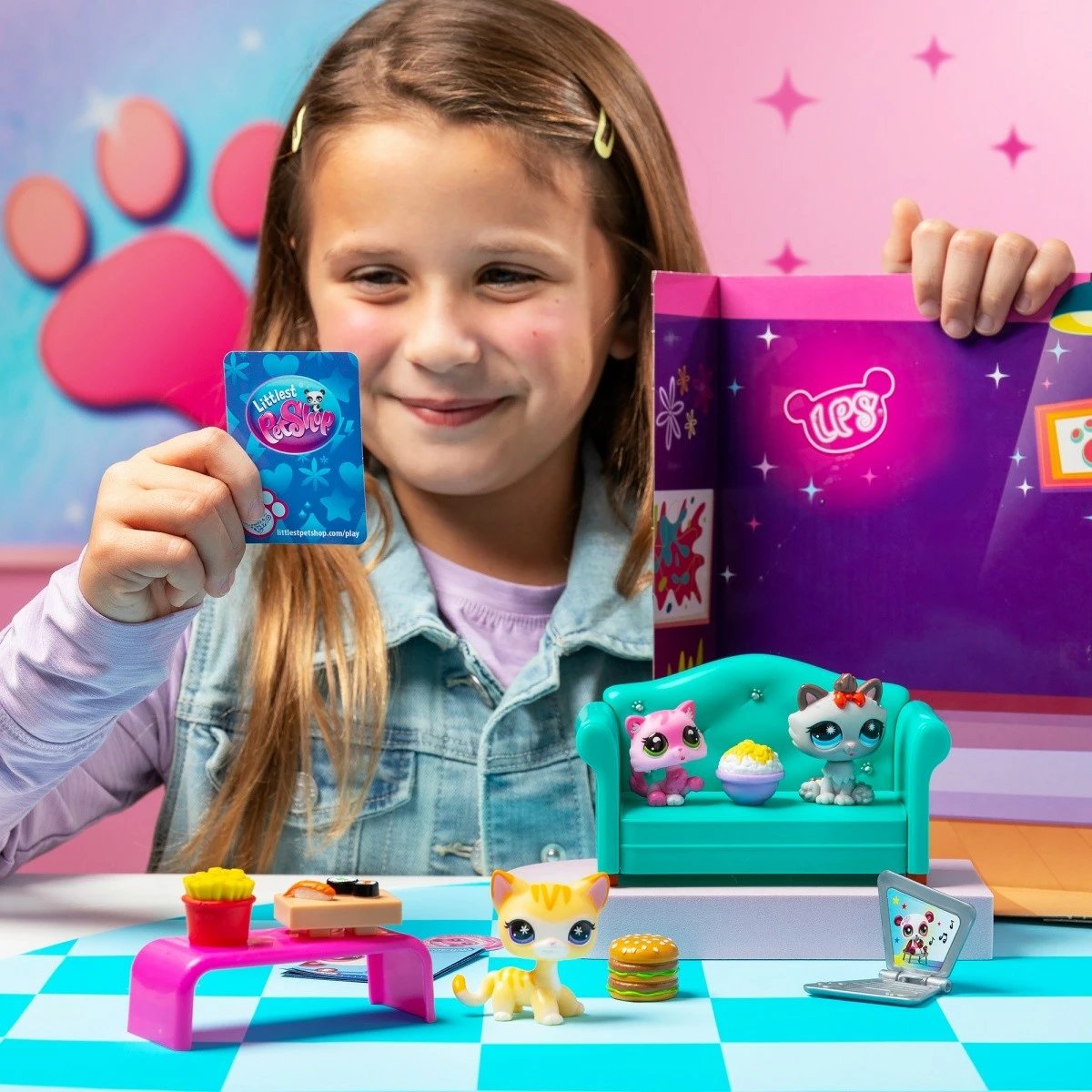 Set figurina, Littlest Pet Shop, LPS00636 Diner Dash Play Pack Snack Time, 3 kafshë + 7 aksesorë, me kod virtual