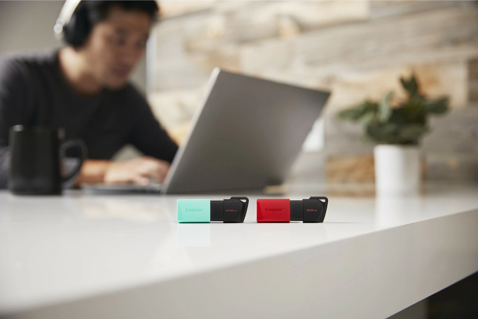 USB Kingston DataTraveler Exodia M, 128GB, USB3.2, zi + kuqe