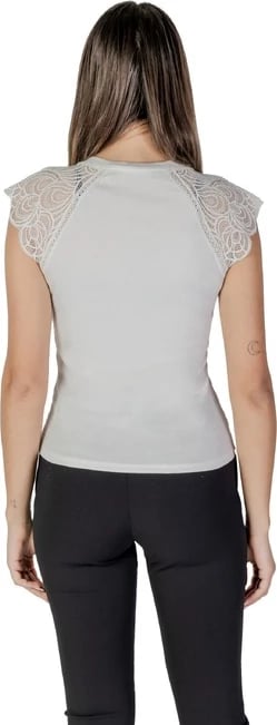 Maicë Morgan De Toi femra, e bardhë