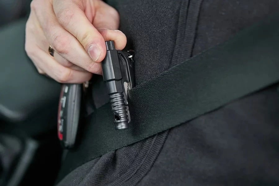 Mjet emergjence GUARD YC-004-BL me bilbil, thikë rripi dhe thyes xhami, zi