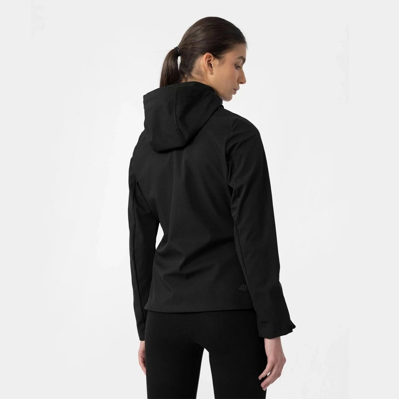 Jakne softshell për femra 4F, e zezë