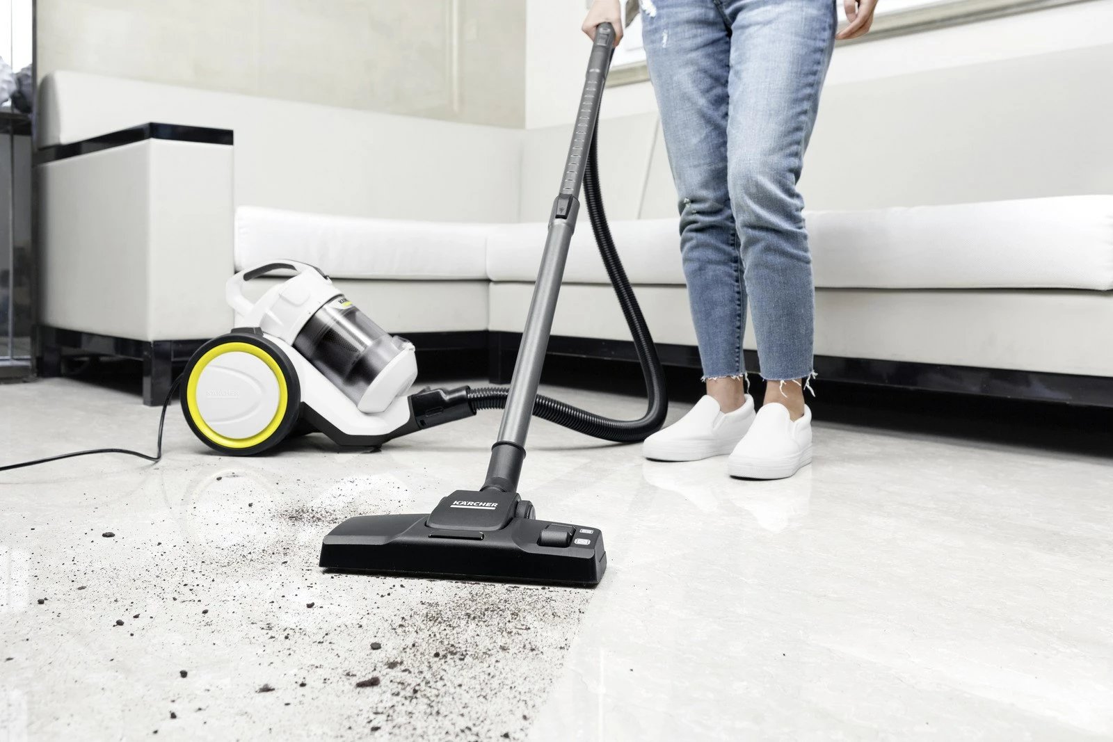 Aspiratori Kärcher VC 3, pa qese, 0.9 L, 700 W, i bardhë