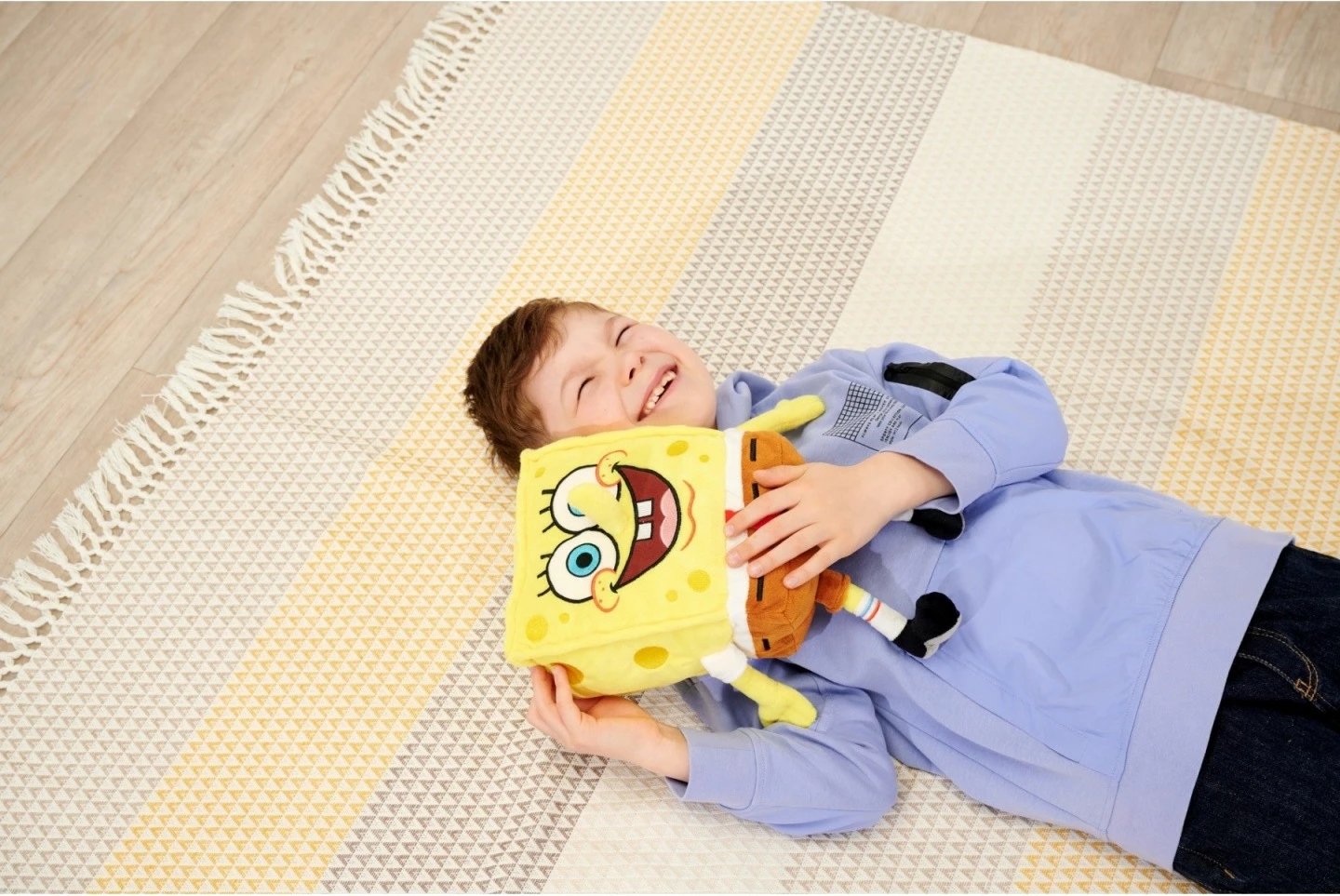 Lodër pelushi Simba SpongeBob SquarePants 35 cm, shumëngjyrëshe