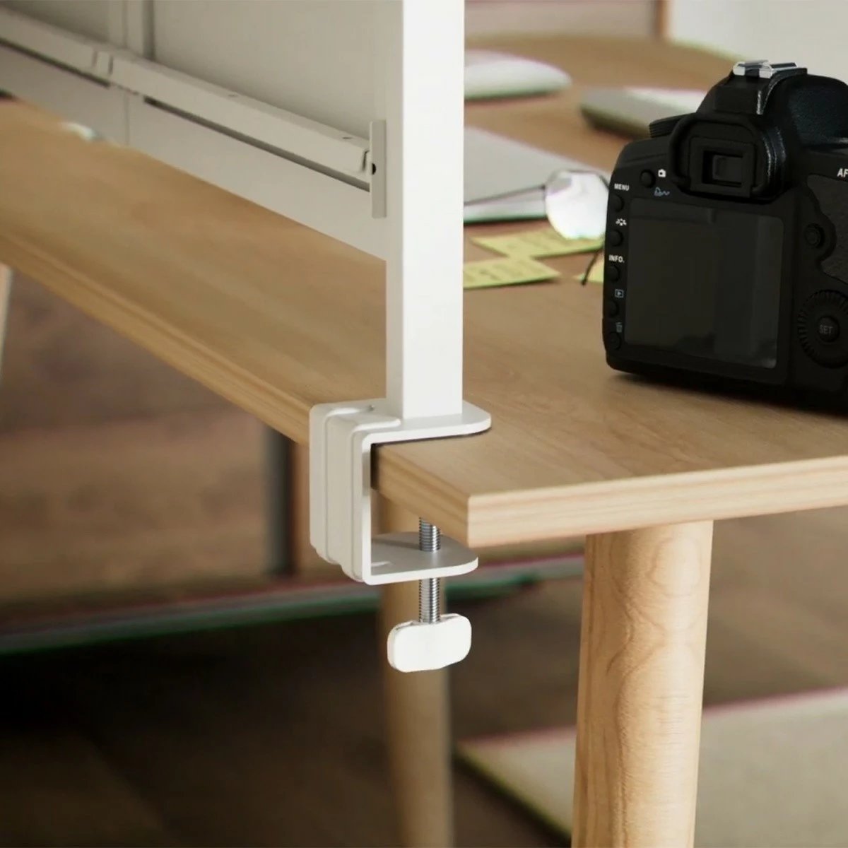 Ndarës tavoline Ergo Office ER-301W me tabelë magnetike dhe perforuar, i bardhë