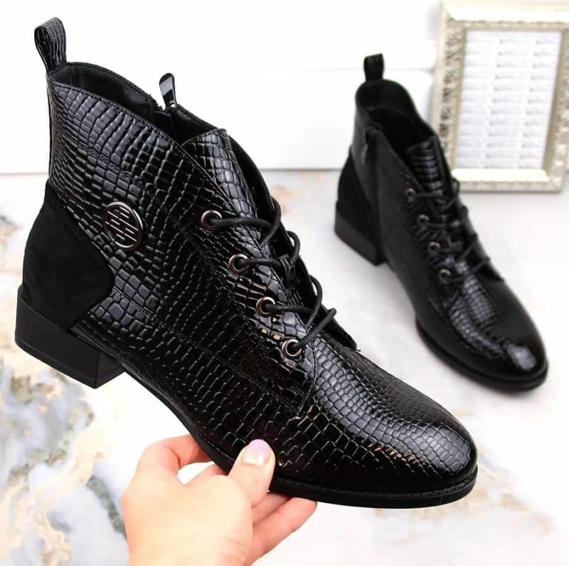 Çizme të shkurta për femra Filippo, të zeza