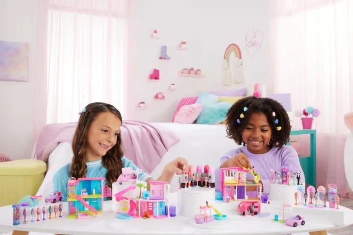Set lodrash Barbie Mini Barbieland me avion dhe kukull, shumëngjyrësh