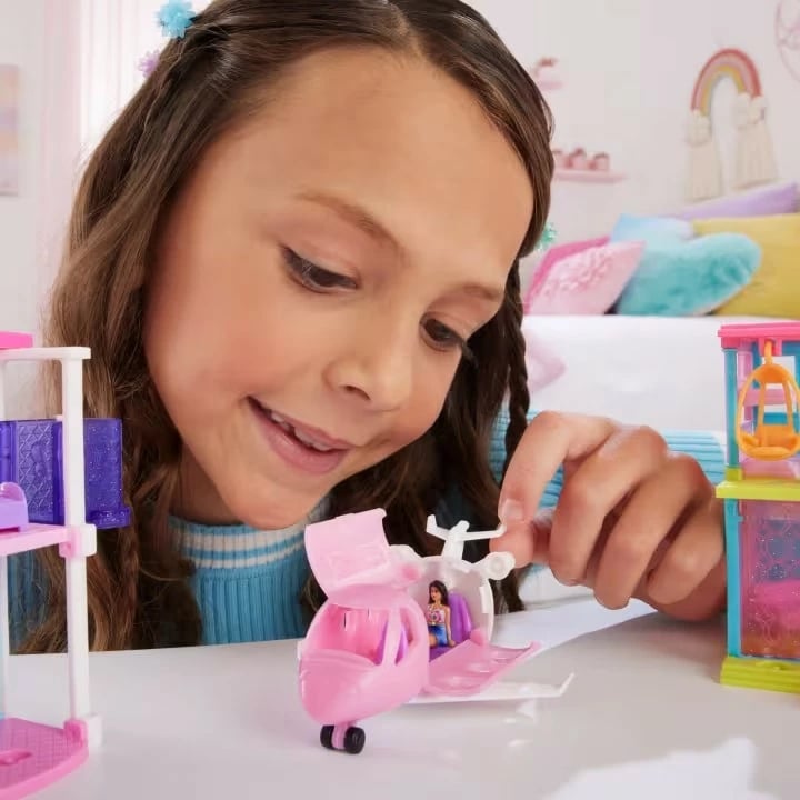 Set lodrash Barbie Mini Barbieland me avion dhe kukull, shumëngjyrësh